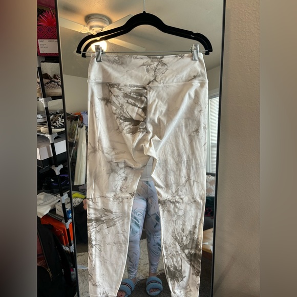 Savvi Lifestyle Co. White & Grey Tie Dye Reef Women’s  Leggings Large - Picture 2 of 5